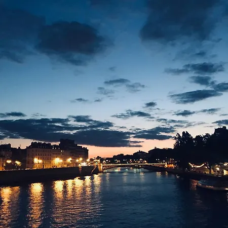 Au Coeur De Paris, A Deux Pas De Notre-dame Parigi